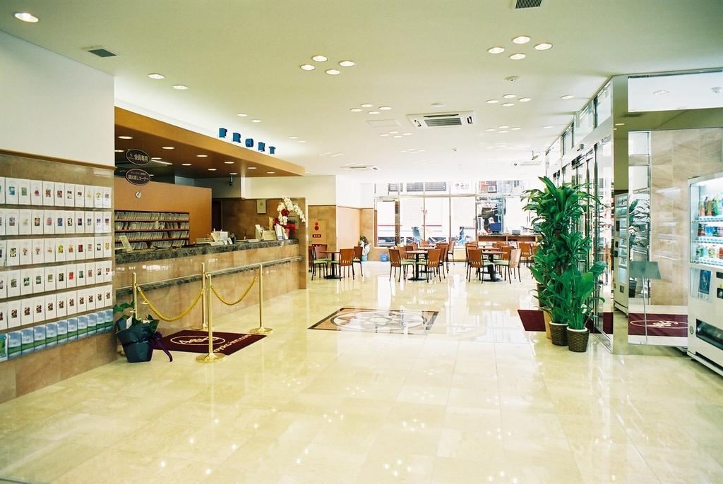 Toyoko Inn Kumamoto Shin-Shigai Exteriör bild